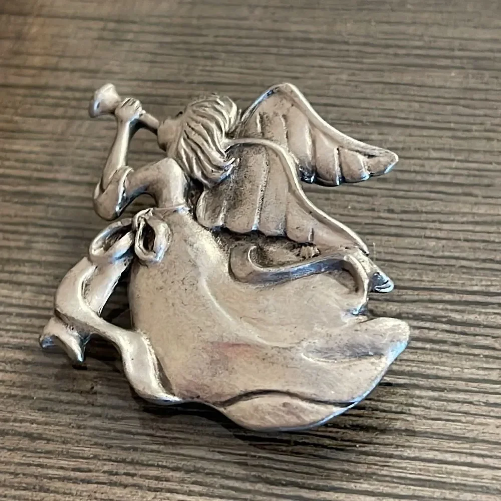 1992 Seagull, Canada Pewter Angel Christmas Pin Holiday Brooch